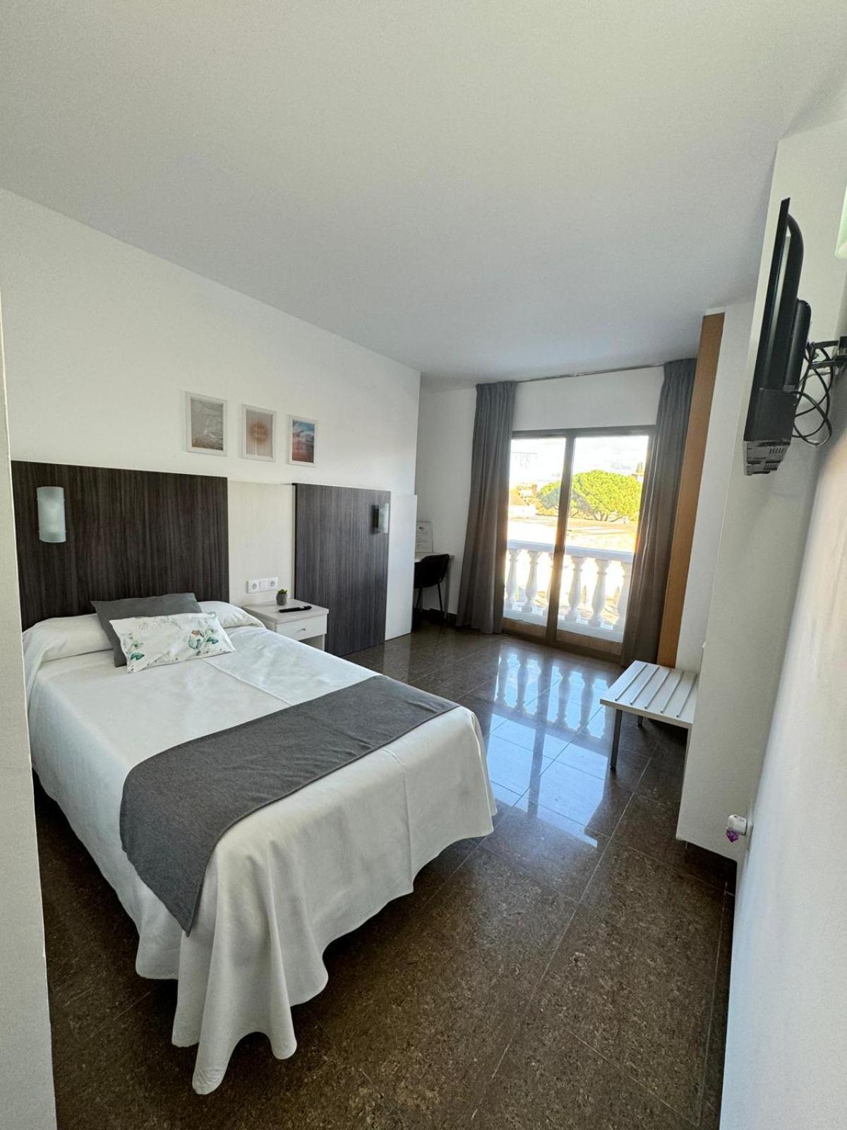 Hotel Morell Bagian luar foto